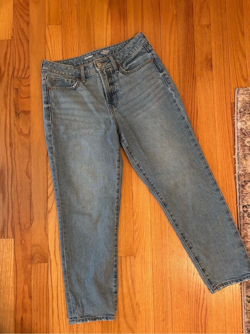 Old Navy Women's Straight Leg Jeans - Medium Blue Wash